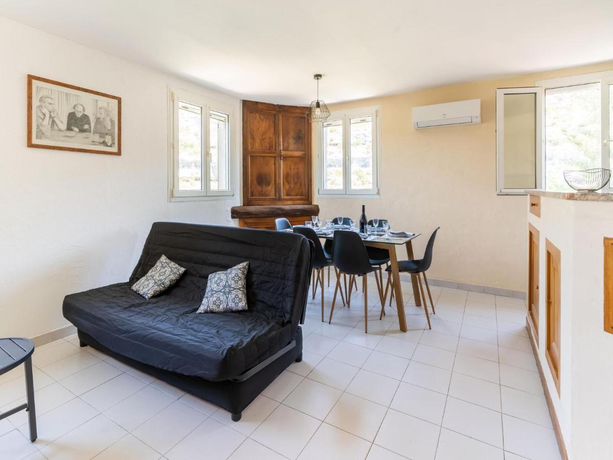 Cosy Holiday Home In Minerve With Garden Eksteriør billede